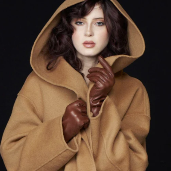 5 Stylish Outfits to Wear with Brown Leather Gloves