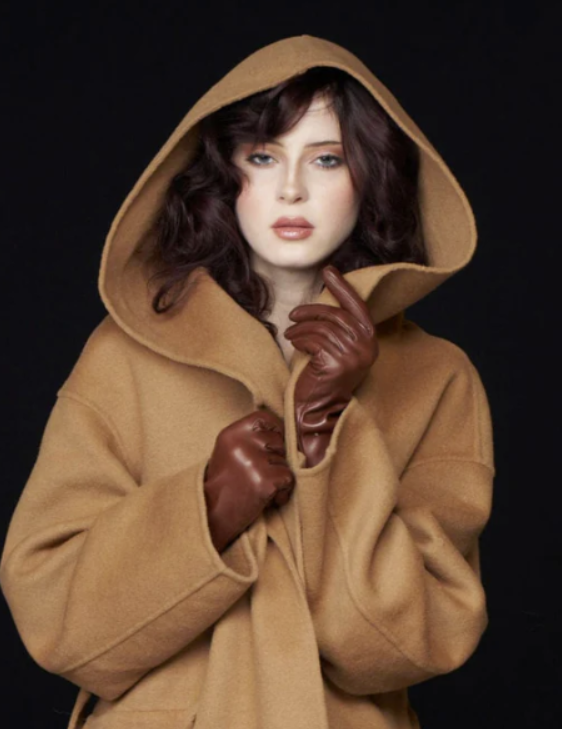 5 Stylish Outfits to Wear with Brown Leather Gloves